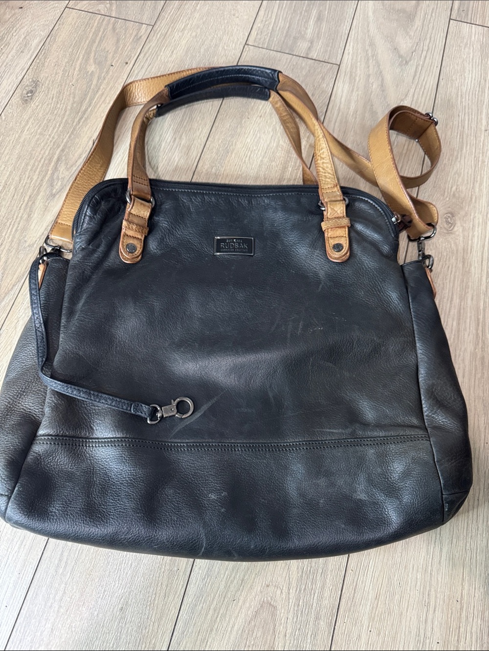 RUDSAK Black Leather Messenger/laptop bag